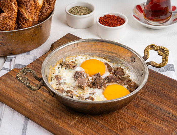 Eggs With Roasted Meat
