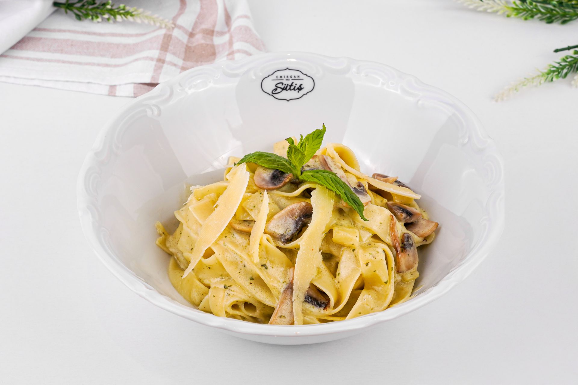 Fettuccine Alfredo