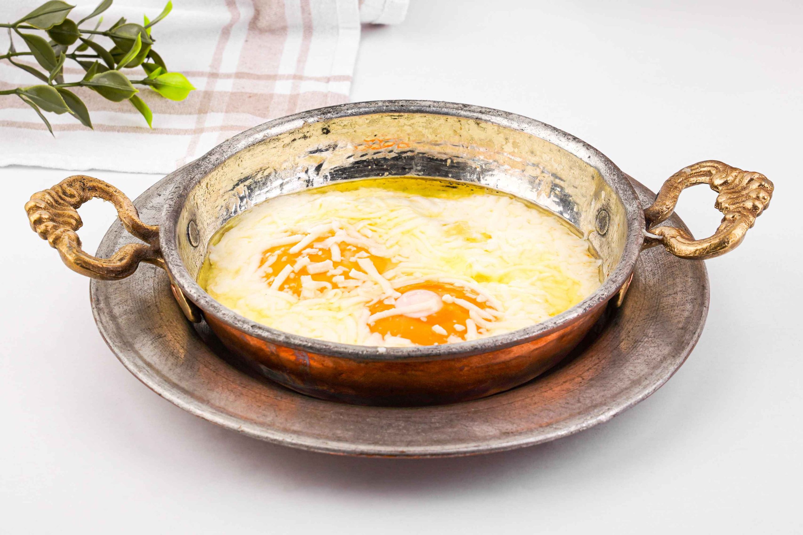 Kaşarlı Yumurta