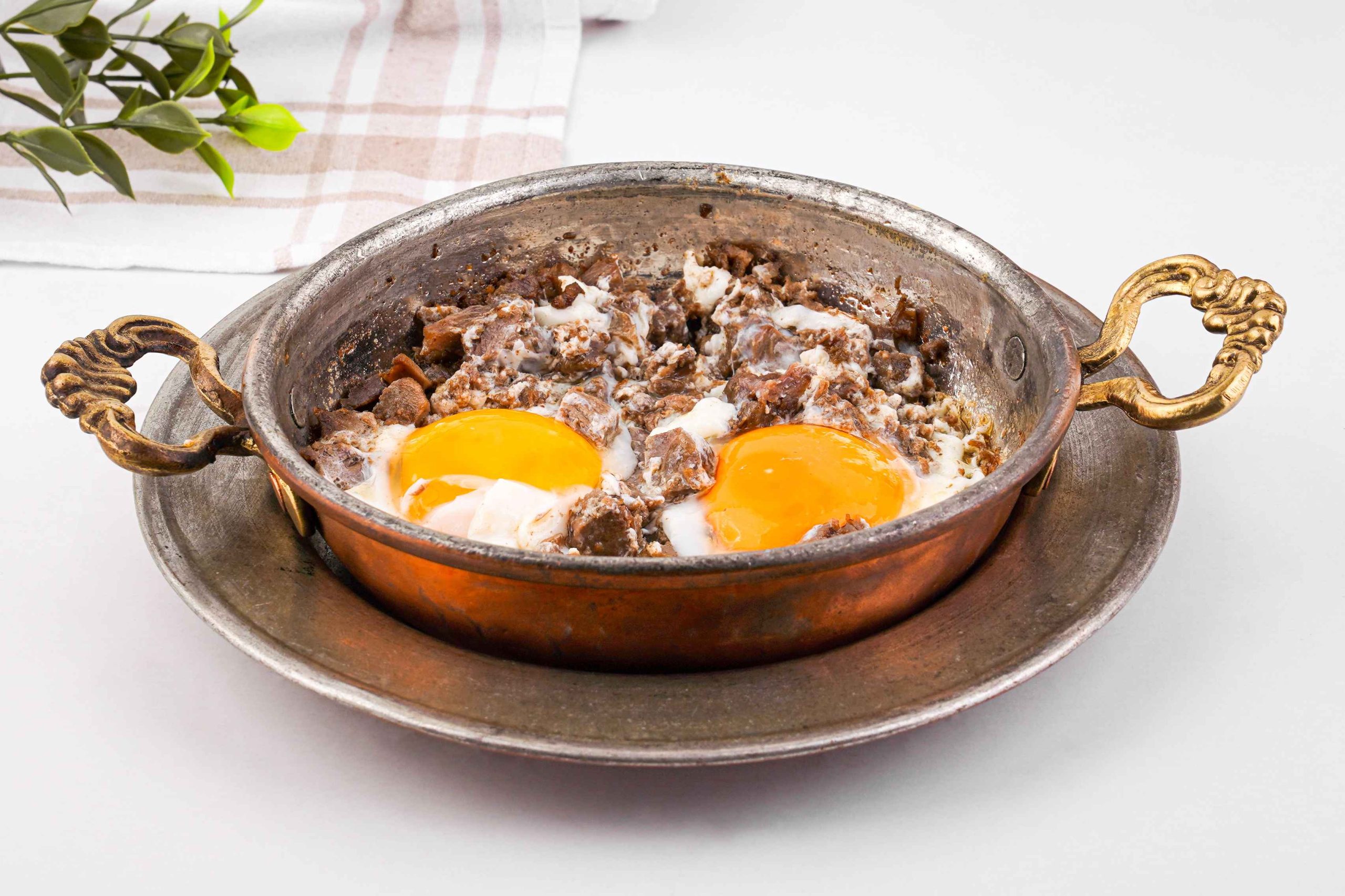 Kavurmalı Yumurta