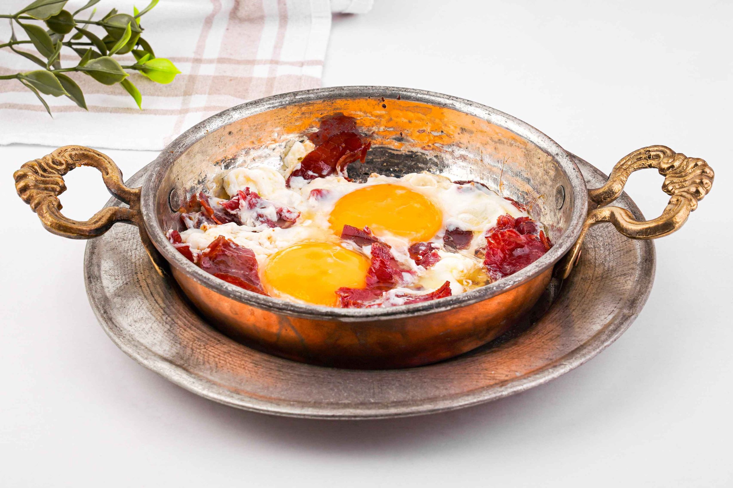 Pastırmalı Yumurta