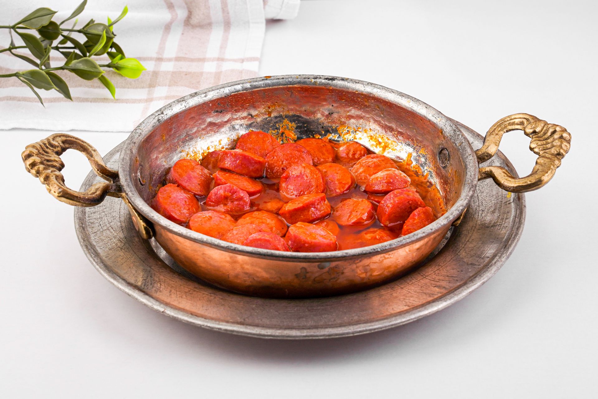 Salçalı Sosis
