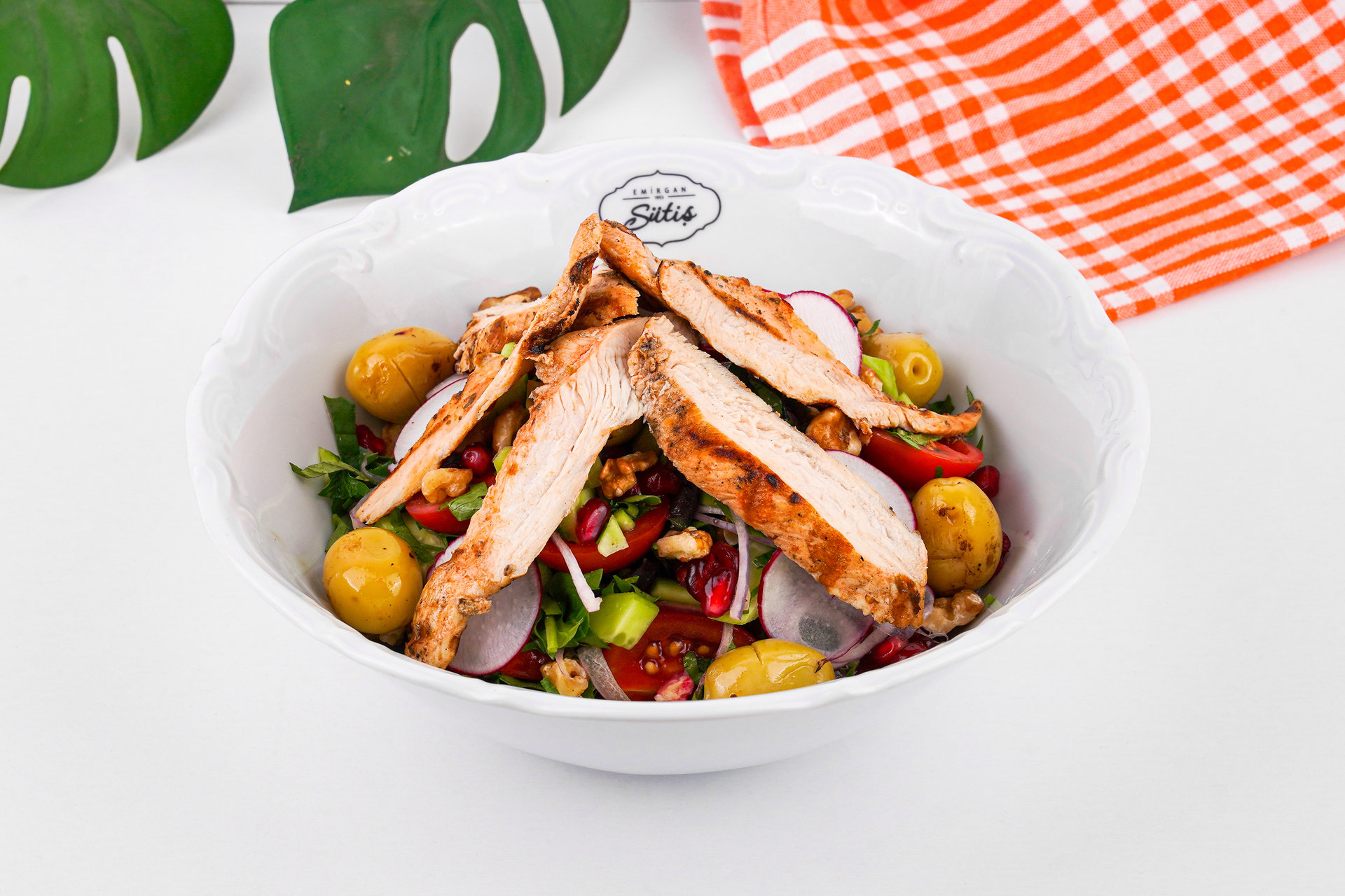 Tavuklu Bahçe Salata