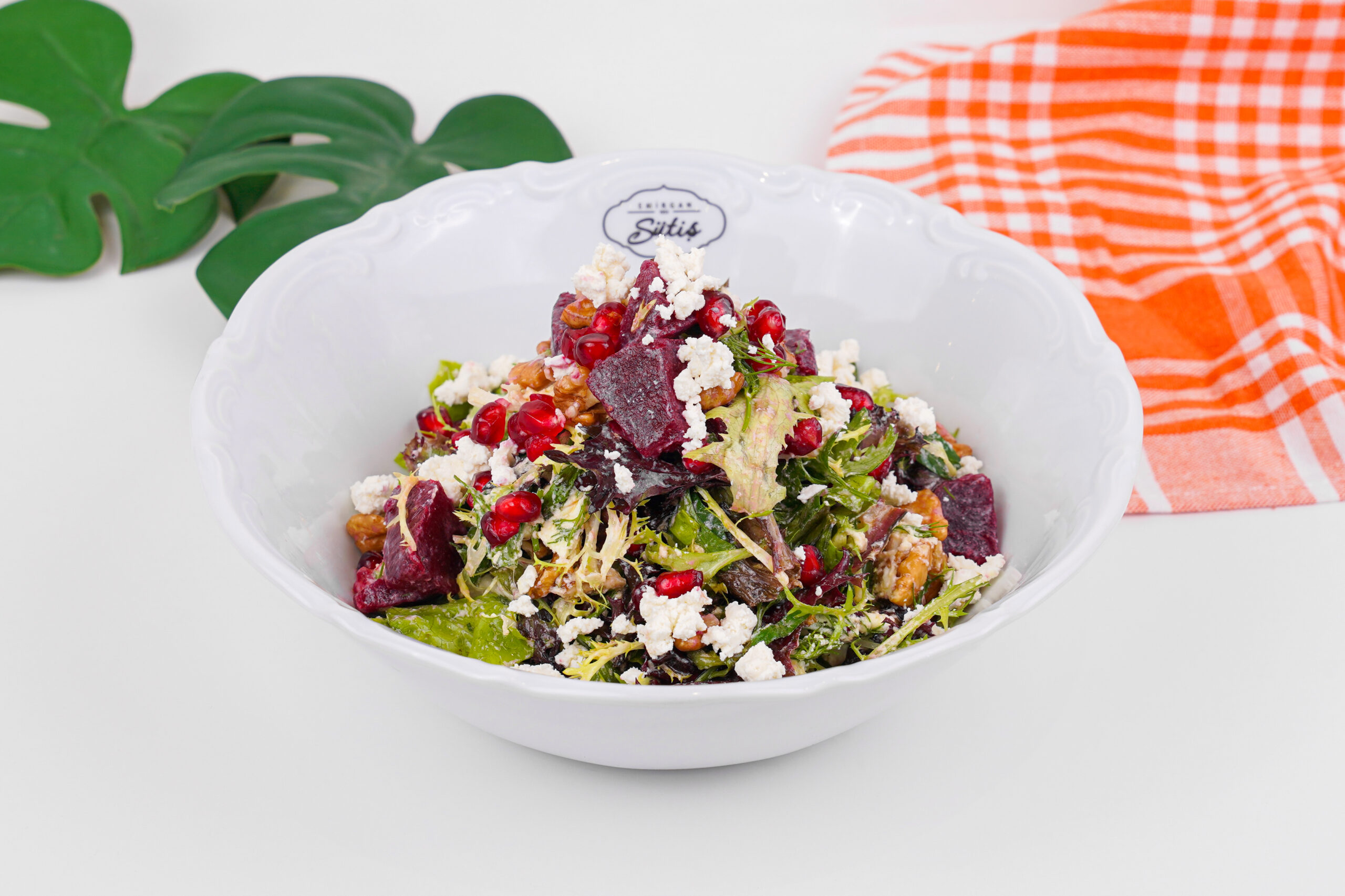 Lor Peynirli Detoks Salata