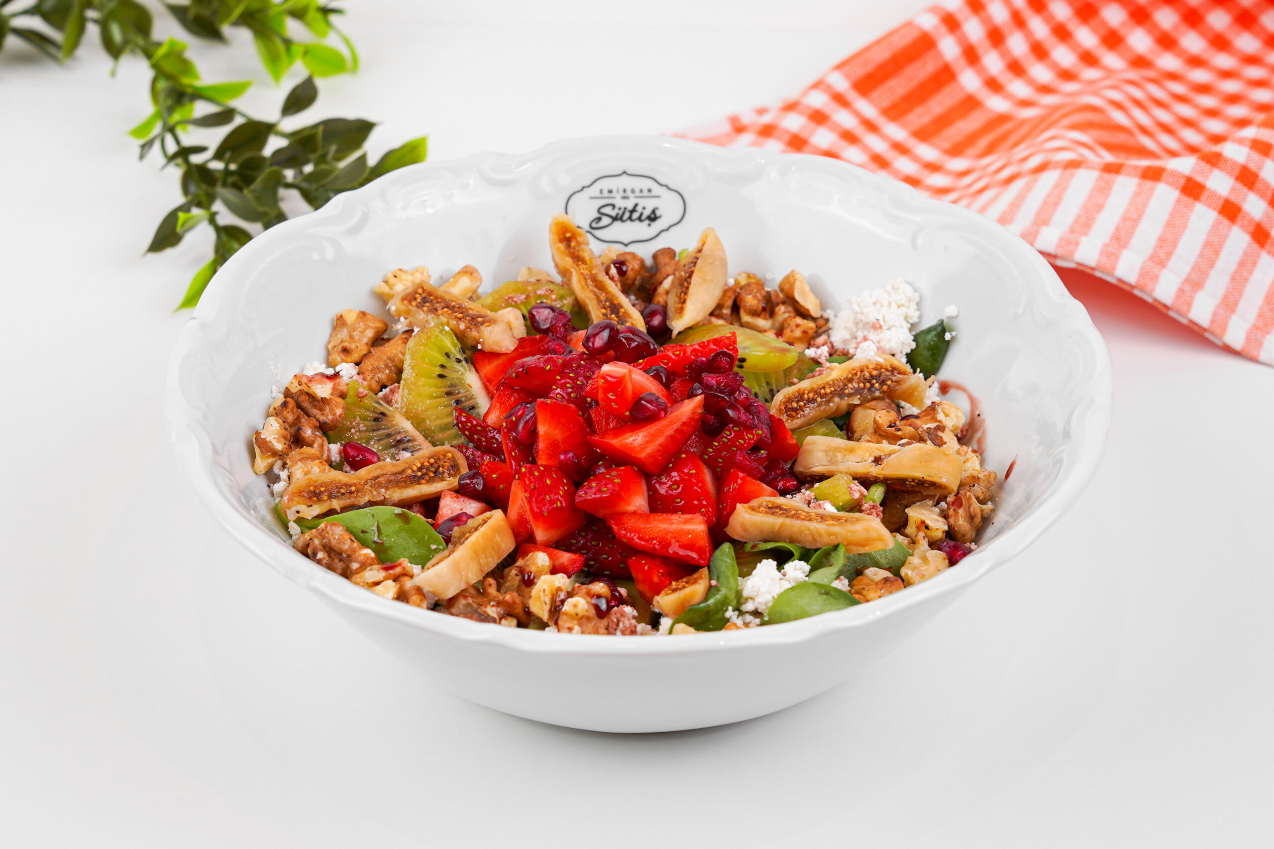 Çilekli Semizotu Salatası