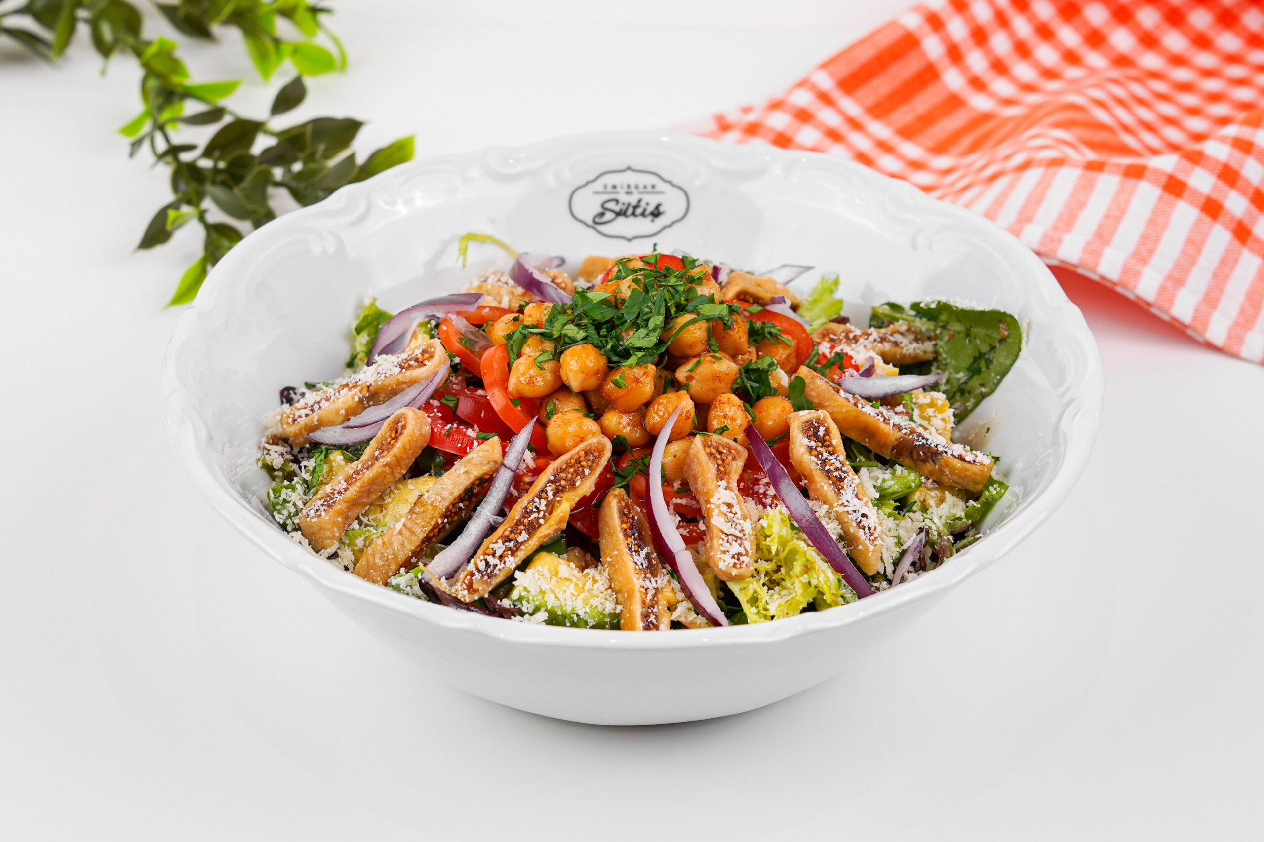 Nohutlu Avokado Salatası